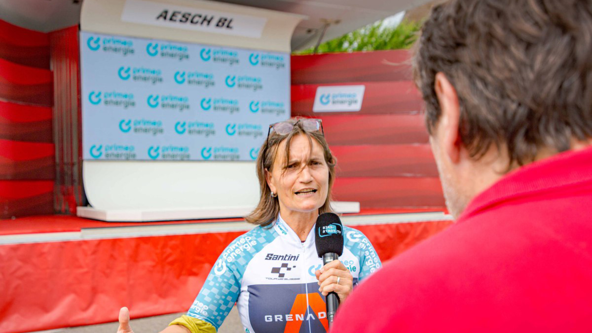 Eveline Sprecher, Gemeindepräsidentin von Aesch BL an der Tour de Suisse
